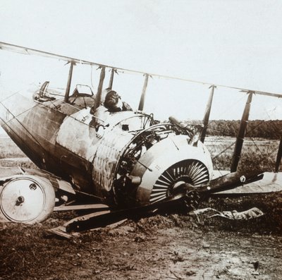 Død pilot i nedskudt Salmson-fly, c1914-c1918 af Unbekannt