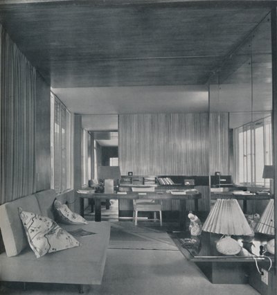Skrivebord i soveværelse-stue, 1942. af Unbekannt