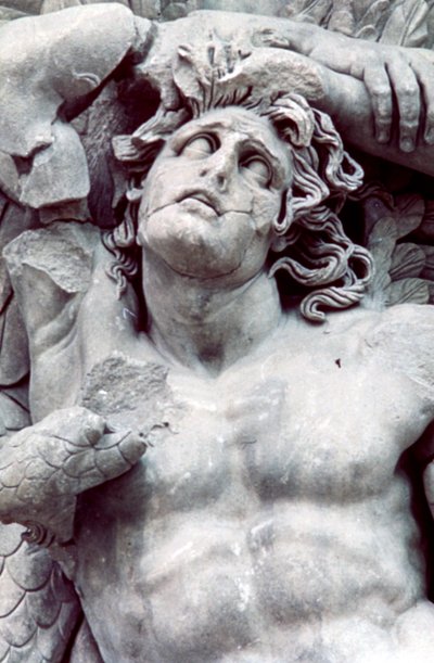 Detalje fra Pergamonalterets store frise, 180-159 f.Kr af Unbekannt