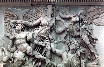Detalje fra Pergamonalterets store frise, 180-159 f.Kr af Unbekannt