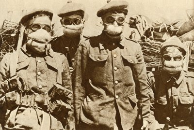Tidlige gasmasker, Første Verdenskrig, 1915, 1935. af Unbekannt