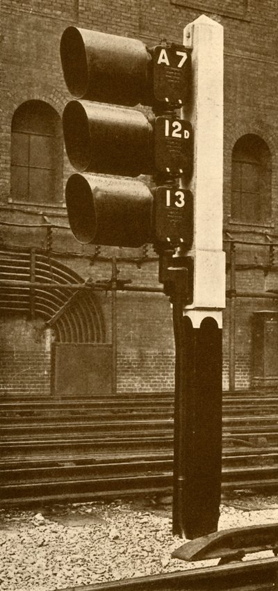 Elektriske lampesignaler, med skærme til dagsbrug, på Baker Street Station, Metropolitan Railway, 193 af Unbekannt