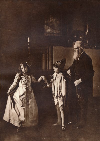 Elizabeth Angela Marguerite Bowes-Lyon, i en danselektion med sin bror, 1909 af Unbekannt