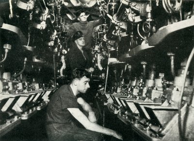 Maskinrum i en britisk ubåd, Anden Verdenskrig, 1945. af Unbekannt