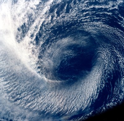 Øje af den tropiske storm Blanca fotograferet mellem 17. og 24. juni 1985 af Unbekannt