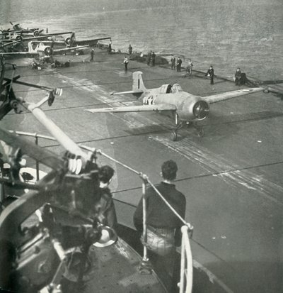 Jagerfly om bord på et hangarskib, Anden Verdenskrig, c1943. af Unbekannt