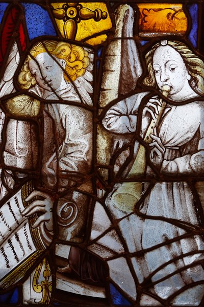 Frankrig, Ile-de-France, Paris: Saint Sverin-kirkens fragmenter af farvet glasvindue fra det XV. og XVI. århundrede, Musikernes engle, Carnavalet-museet i Paris af Unbekannt