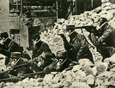 Franske soldater iført gasmasker, Første Verdenskrig, c1915, c1920. af Unbekannt