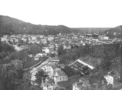 Generelt billede af byen Carrara, Italien, 1895. af Unbekannt