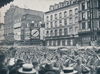 Tysk infanteri på vej ind i Bruxelles i regnen, 1914 af Unbekannt