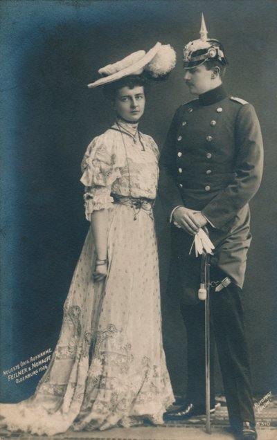 tysk par. Med mand i uniform, 1906 af Unbekannt