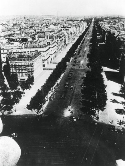 Tyske styrker paraderer langs Champs Elysees, Paris, 14. juni 1940 af Unbekannt