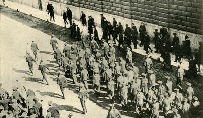 Tyske fanger fra SMS Magdeburg i Petrograd, Rusland...august 1914, c1920. af Unbekannt
