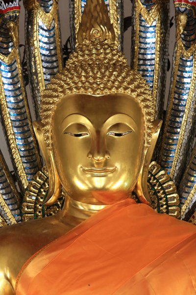 Den gyldne Buddha tager jorden for at være vidne til. Wat Pho - Wat Phra Chetuphon. 1788. Bangkok. Thailand af Unbekannt