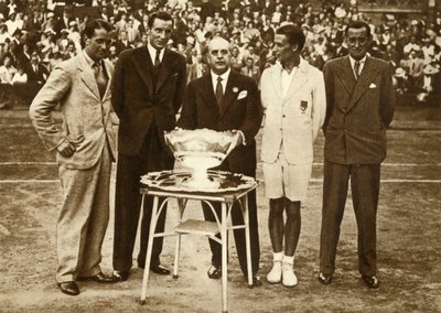 Storbritannien vinder Davis Cup-mesterskabet i tennis, Paris, 30. juli 1933, 1935. af Unbekannt