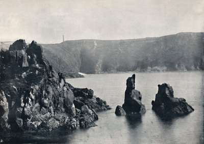 Guernsey - Moulin Huet Bay, med hunde- og løveklipperne, 1895 af Unbekannt