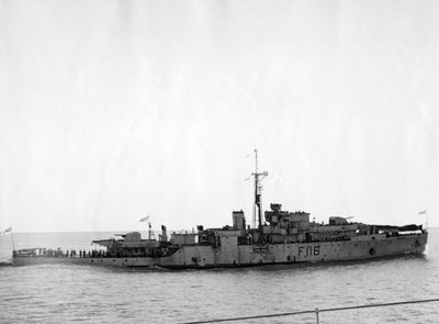 HMS Amethyst, efter aktion på Yangtze-floden, 20. april 1949 af Unbekannt