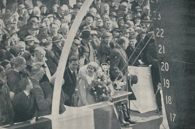 HKH Hertuginde af York med Duke of York, lancering af Strathmore den 4. april 1935, 1936 af Unbekannt