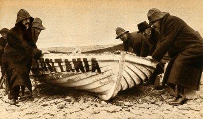 Ophaling af en af Lusitanias-bådene, Irland, maj 1915, 1933. af Unbekannt