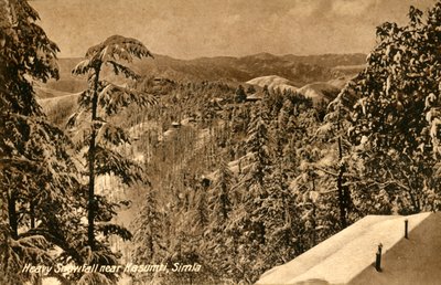 Kraftig snefald nær Kasumpti, Shimla, c1918-c1939. af Unbekannt
