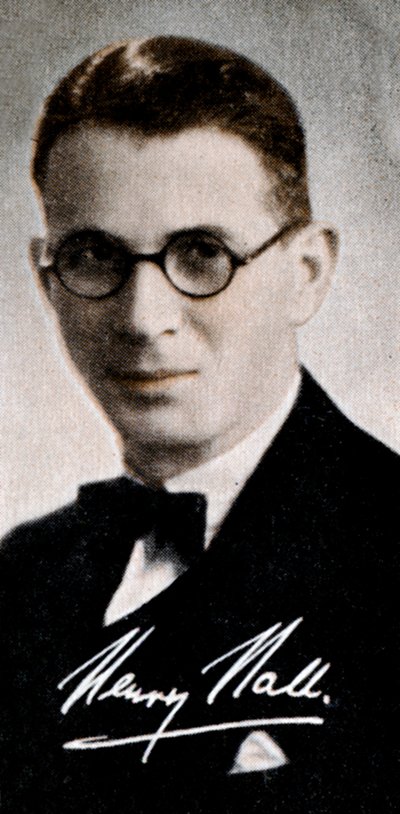 Henry Hall 1898-1989, engelsk kapelmester, 1935 af Unbekannt