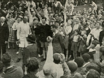 Hans Majestæt i His Boys Camp i Southwold, 1937. af Unbekannt
