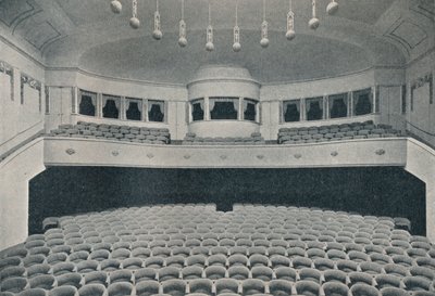Interiør af et nyt Kino-teater i West End af Berlin, c1913 af Unbekannt