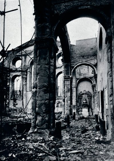 Interiør af kirken St. Mary Le Bow, Cheapside udbrændt i et luftangreb, 1941 af Unbekannt