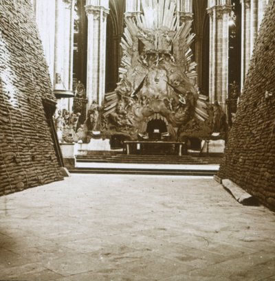 Interiør af katedralen, Amiens, Nordfrankrig, c1914-c1918 af Unbekannt