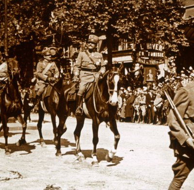 Italienske officerer under sejrsparade, 1918 af Unbekannt