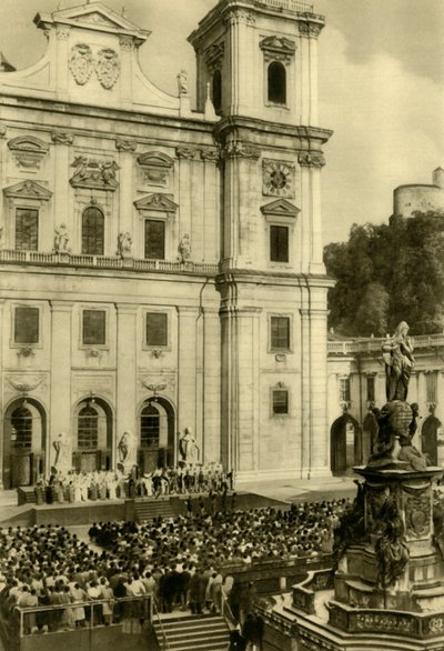 Alle optrådte foran Salzburg Cathedral, Salzburg, Østrig, c1935. af Unbekannt