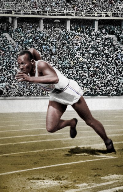 Jesse Owens ved starten af 200 meter ved de Olympiske Lege i Berlin, 1936 af Unbekannt