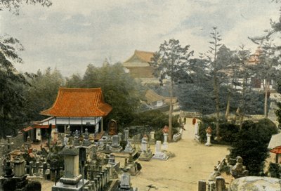 Le Cimetiere Kurodani a Kioto, Tombes Sculptees, Gravsten på Kurodani kirkegård, Kyoto, 1900. af Unbekannt