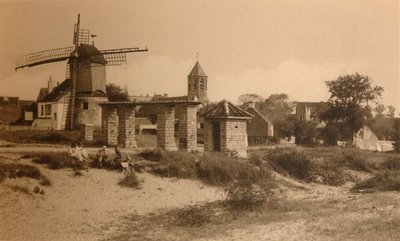 Gammel Vindmølle og Kirke, Gammel Vindmølle og Kirke, c1900. af Unbekannt