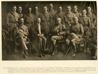 Lord Roberts og Sir Alfred Milner med deres personlige stabe, 1900, 1901. af Unbekannt