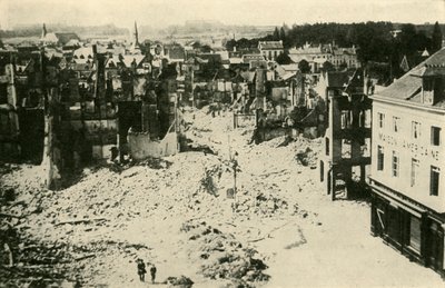 Louvain efter det tyske bombardement: en del af den ødelagte by, c1914, c1920. af Unbekannt