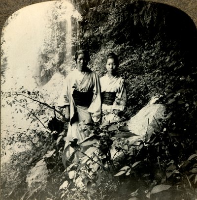 Maidens of the Land of the Rising Sun, under Kogijoku-vandfaldene..., c1900. . af Unbekannt