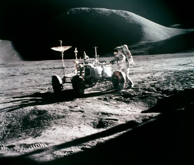 Bemandet rumflyvning, USA, Apollo 15 Apollo 15-astronaut James Irwin, med Lunar Rover af Unbekannt