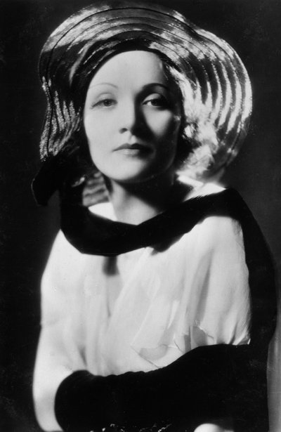 Marlene Dietrich 1901-1992, tyskfødt amerikansk skuespillerinde, sanger og entertainer, 20. århundrede af Unbekannt