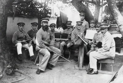 Medlemmer af et tysk Bando POW-lejrorkester i Tokushima Prefecture, ca. 1917. af Unbekannt