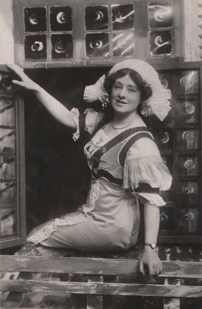 Miss Isabel Jay, 1879-1927, som Christine i Dear Little Denmark., c1909. af Unbekannt