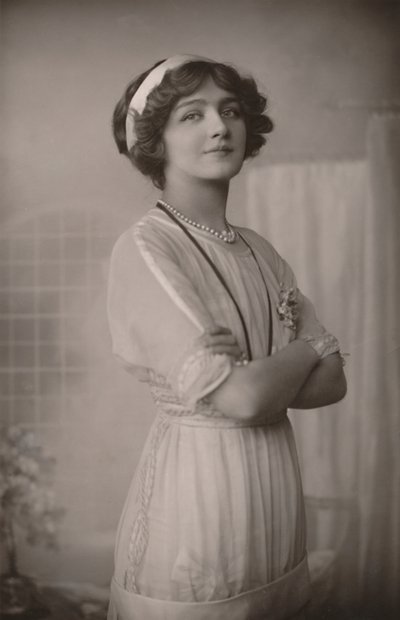 Miss Lily Elsie, 1886-1962, som Alice in the Dollar Princess., c1930. af Unbekannt