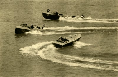 Motorbådsløb, Wörthersee, Kärnten, Østrig, c1935. af Unbekannt