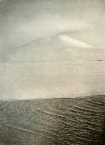 Mount Erebus From The Ice-Foot, c1908, 1909 af Unbekannt