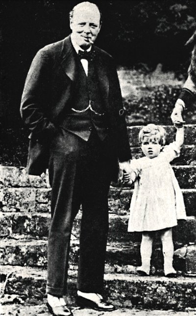 Mr. Churchill med sin datter, 1924, 1945. af Unbekannt