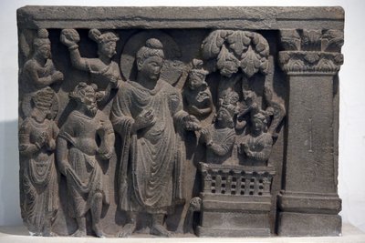 Indiens nationalmuseum, Delhi. Buddha med Naga-Kalika. Gandhara, 2. århundrede e.Kr., Sten. Lån fra Mayo College museum, Ajmer. Indien. af Unbekannt