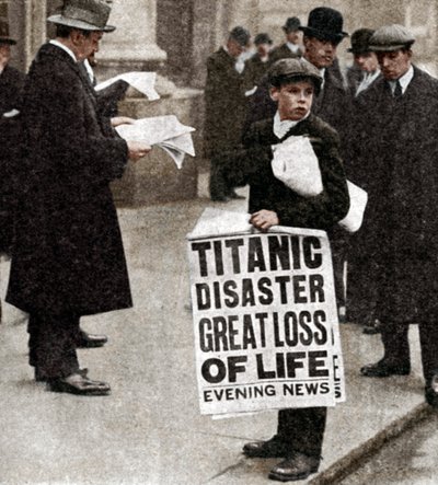 Avisdreng med nyheder om Titanic-katastrofen, 14. april 1912 af Unbekannt