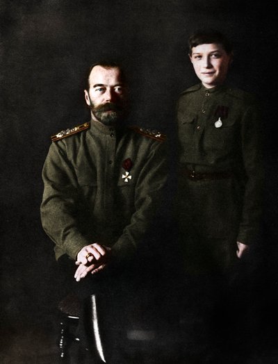 Nicholas II, zar af Rusland og hans søn, Alexei, i militæruniform, 1915 af Unbekannt