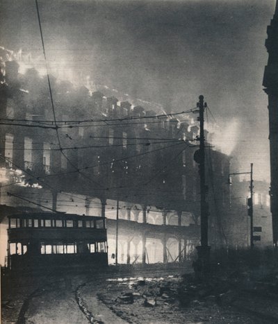 Ni timers bombning. Da Sheffields tur kom, var det midtvinter. 1940 1942 af Unbekannt