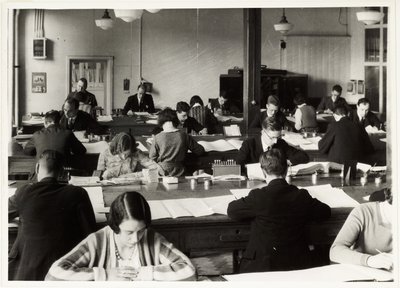 Kontorarbejdere, ca 1930 af Unbekannt